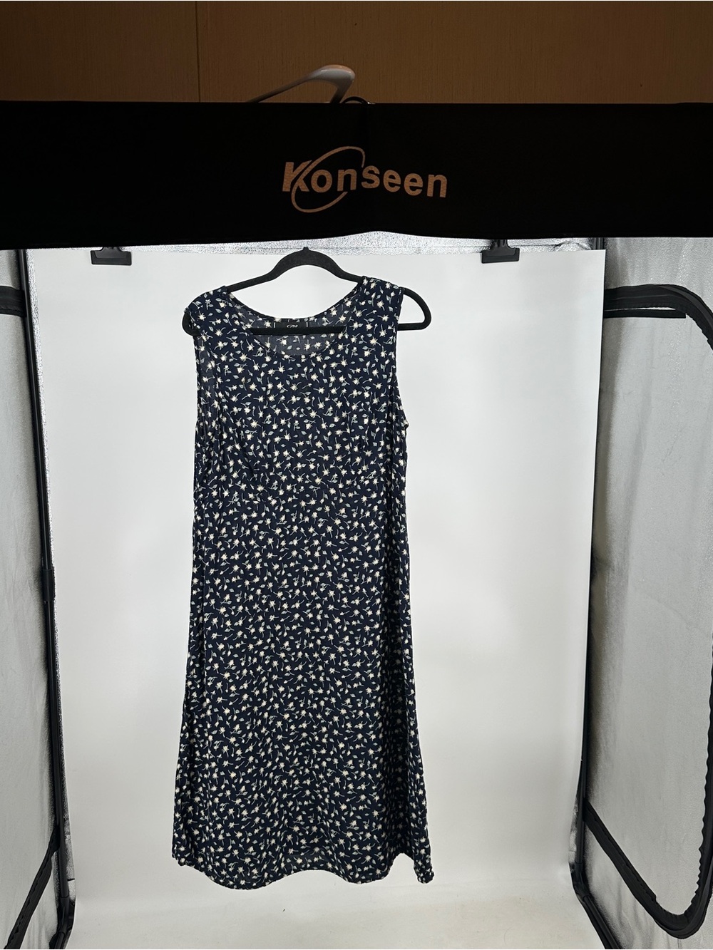 Vintage 90’s Molly‎ Malloy Large Sleeveless Navy Floral Maxi Dress